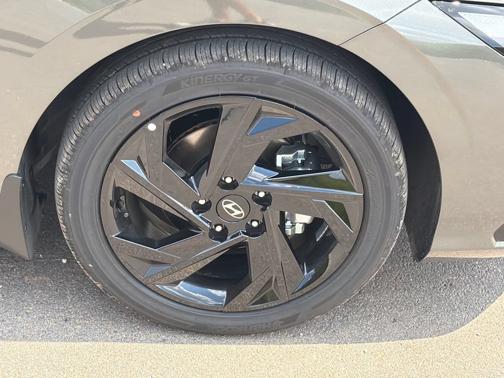 New 2026 Hyundai Elantra SEL Sport FWD image 13