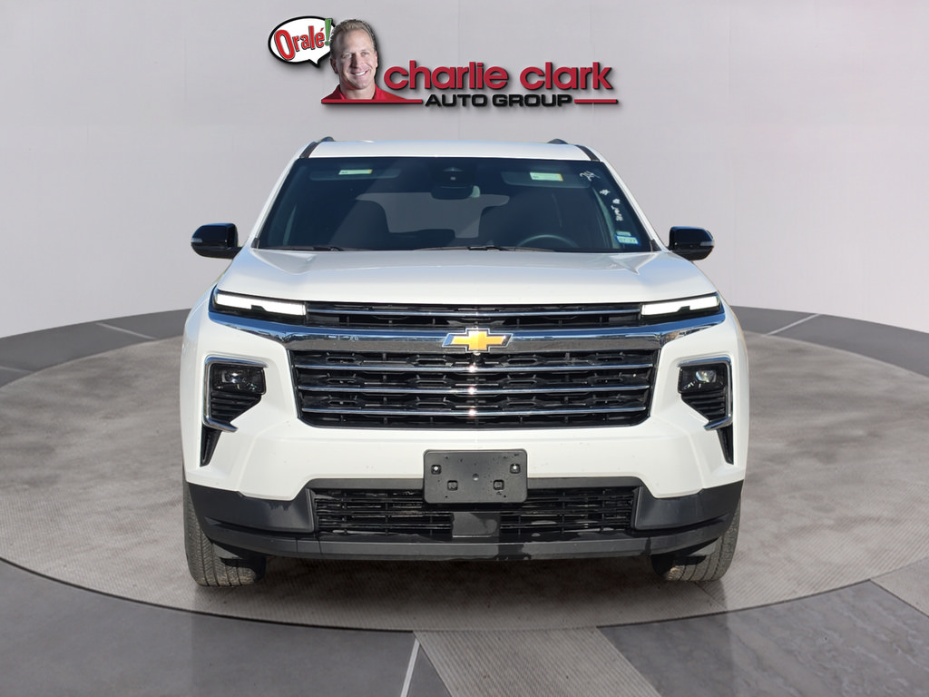 Used 2026 Chevrolet Traverse LT FWD image 8