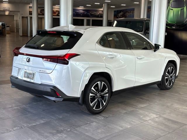 Used 2022 Lexus UX 200 w/ Premium Package image 3