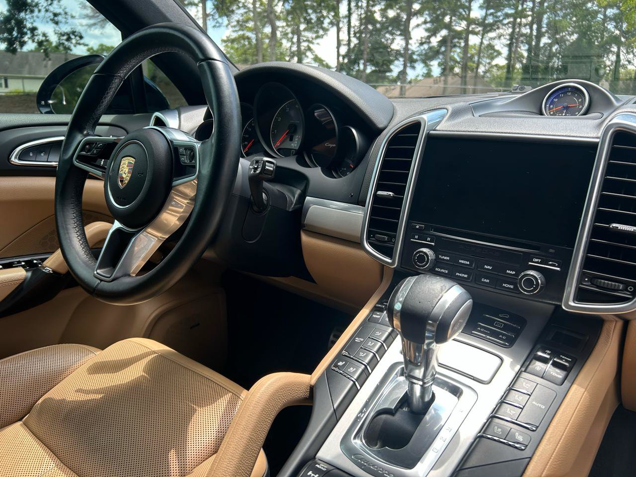 Used 2017 Porsche Cayenne S w/ Premium Plus Package AWD/4WD image 22