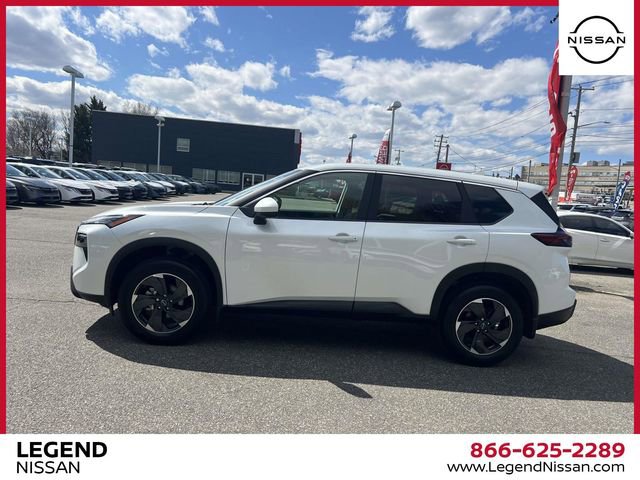 Used 2025 Nissan Rogue SV image 5