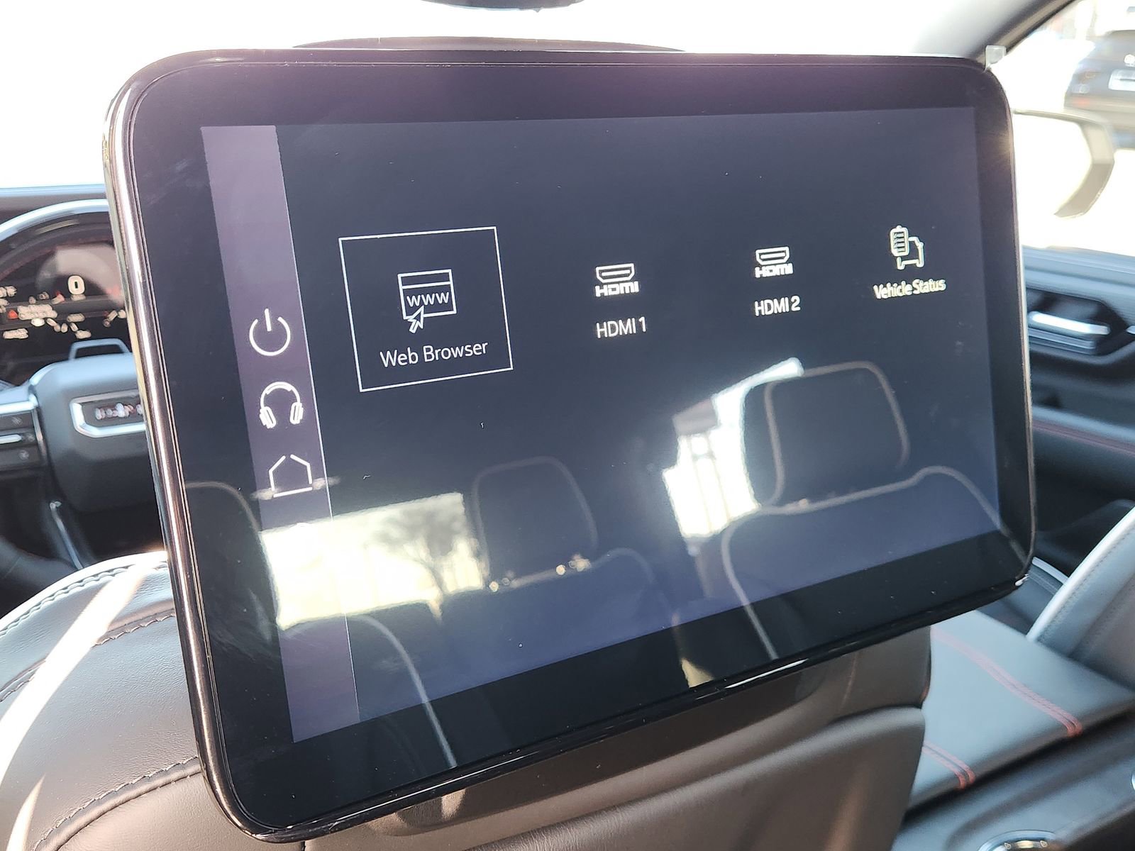 New 2026 GMC Yukon AT4 Ultimate w/ LPO, Floor Liner Package image 36