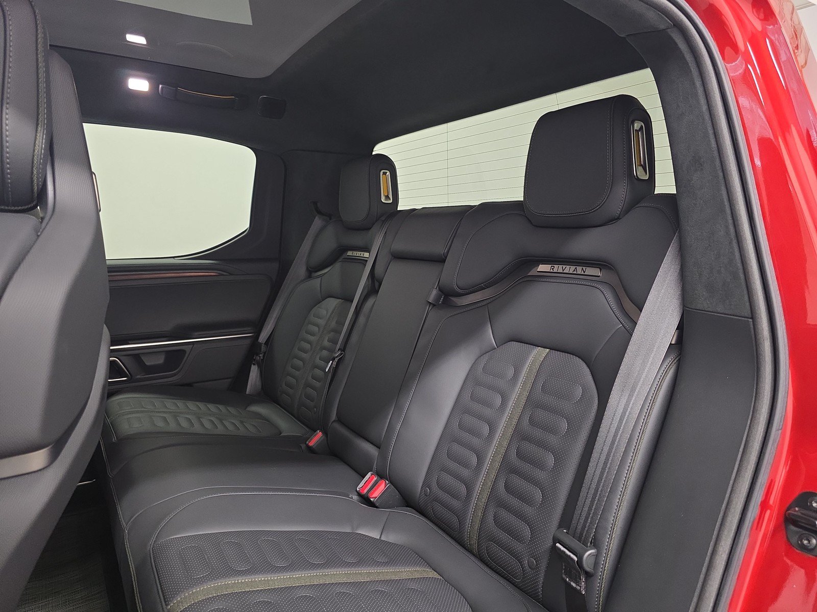 Used 2023 Rivian R1T Adventure AWD/4WD image 21