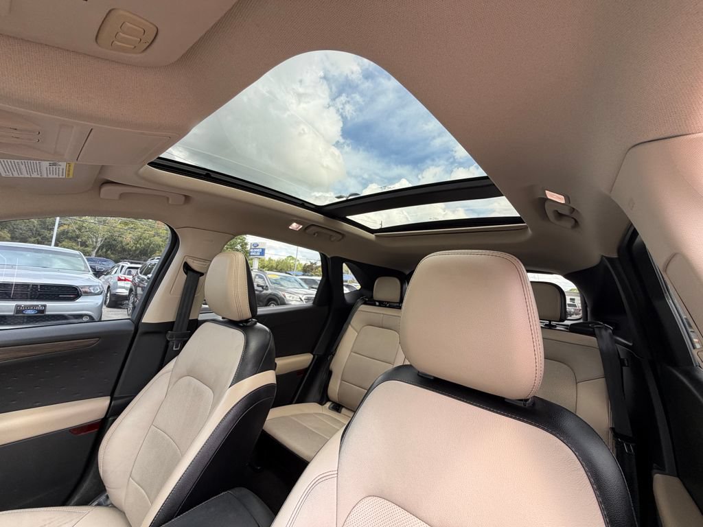 Used 2020 Ford Escape Titanium w/ Titanium Premium Package 2.0 AWD/4WD image 34