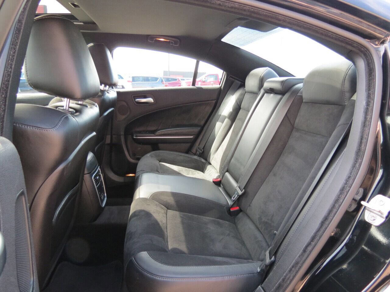 Used 2018 Dodge Charger GT image 34