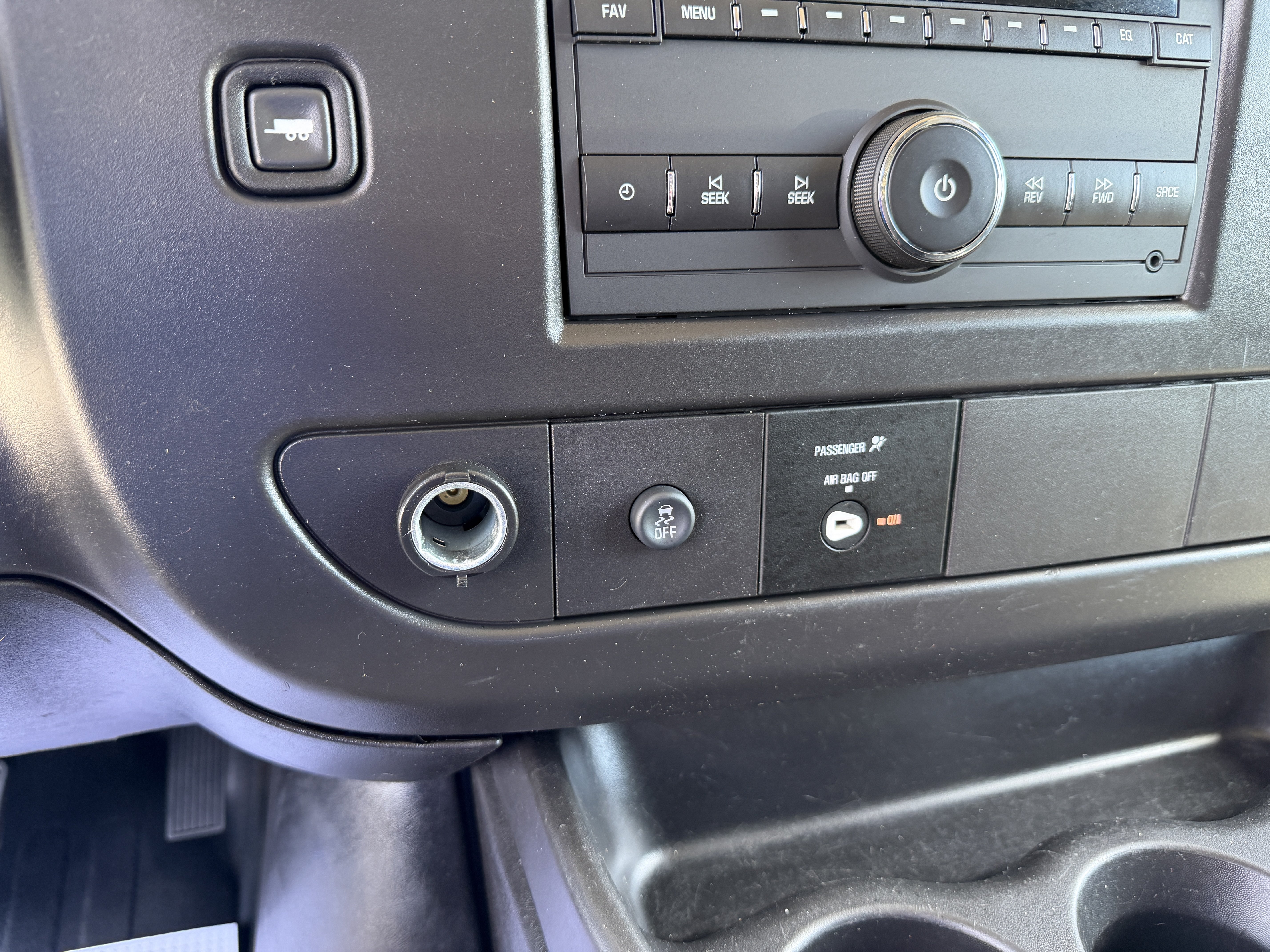 Used 2024 GMC Savana 2500 w/ Driver Convenience Package RWD image 19