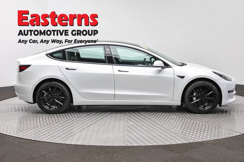 Used 2021 Tesla Model 3 Standard Range Plus RWD image 4