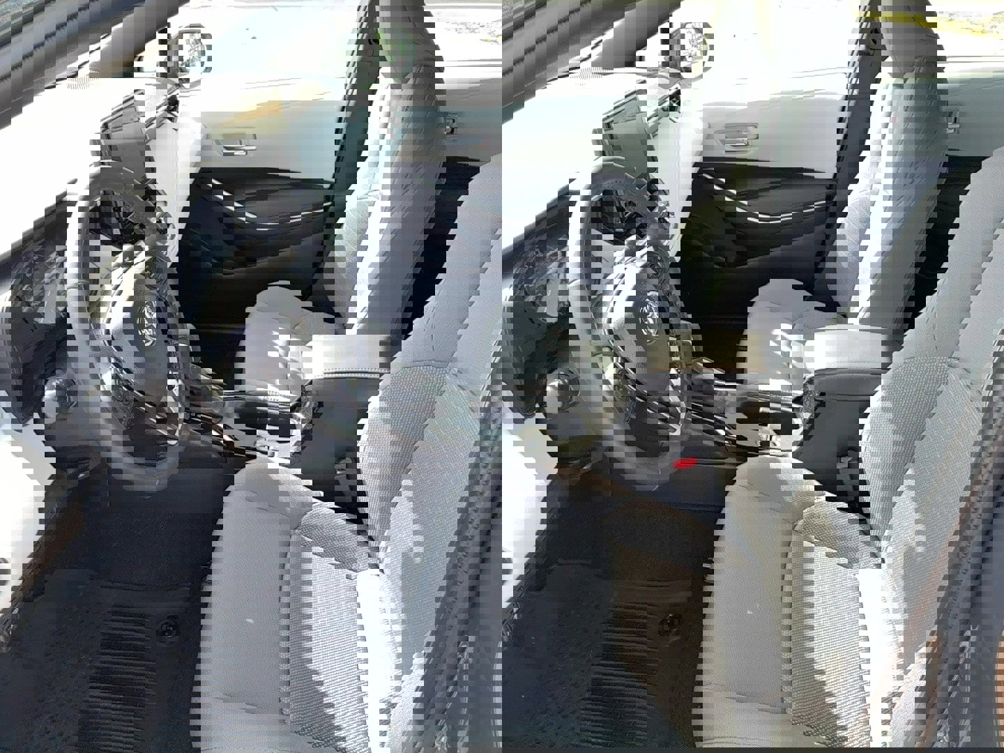 Used 2025 Toyota Corolla SE image 14