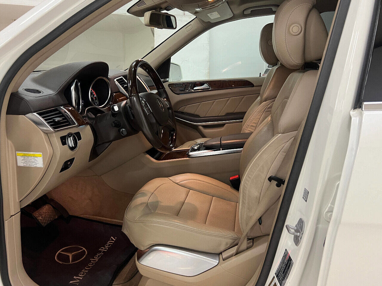 Used 2014 Mercedes-Benz GL 550 4MATIC image 97