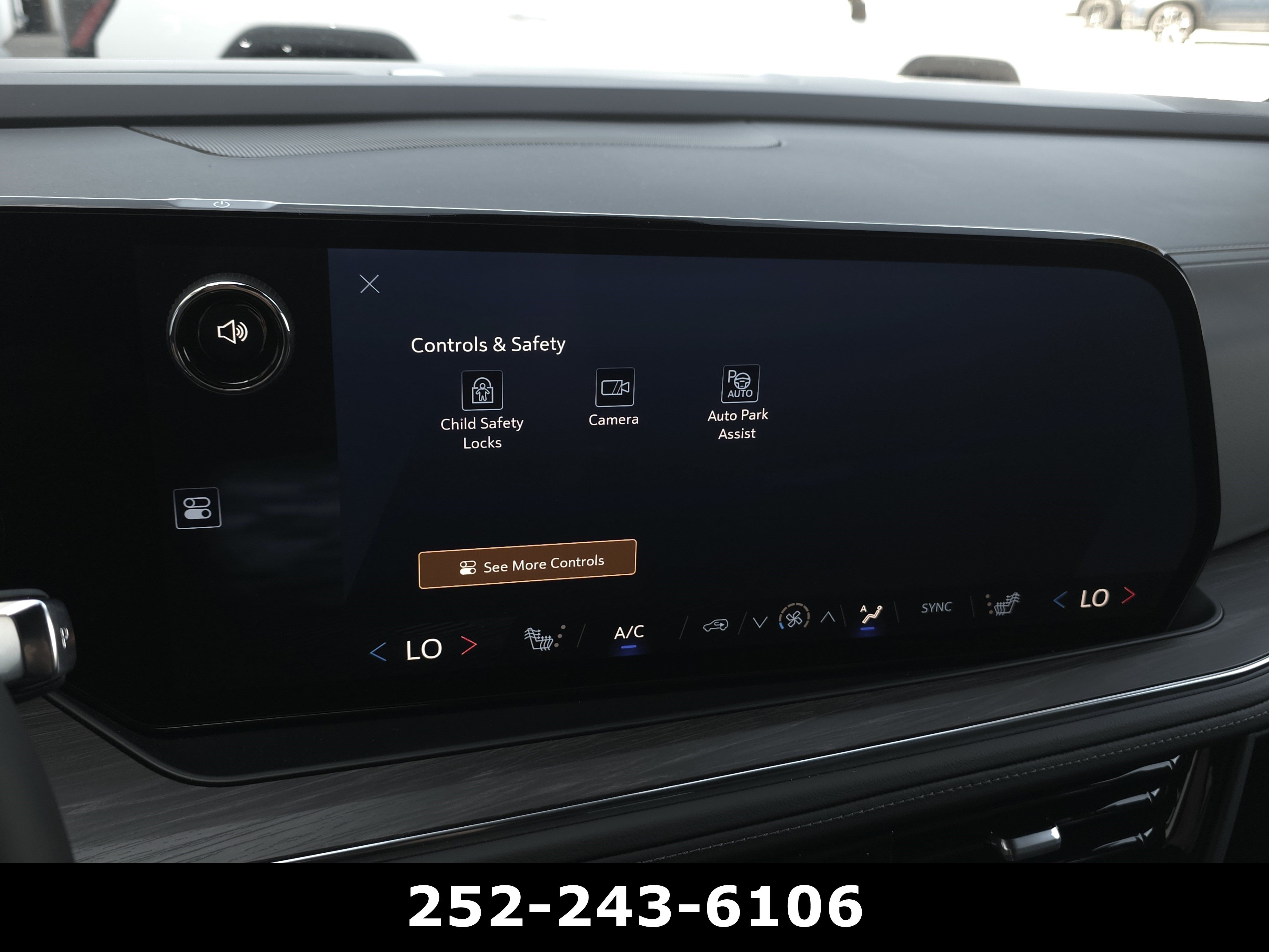 Used 2025 Chevrolet Suburban Z71 w/ Z71 Off-Road Package AWD/4WD image 18