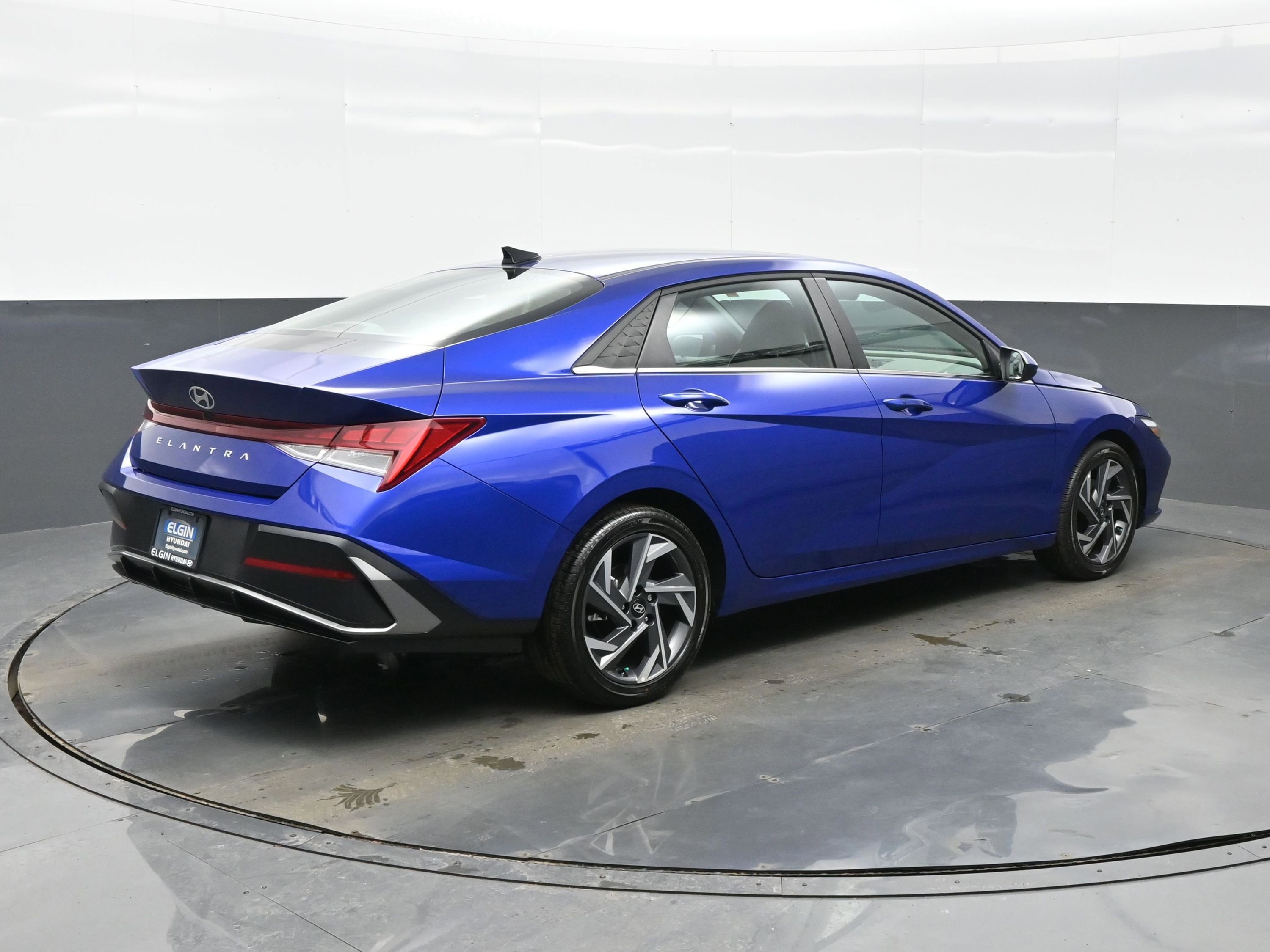 Certified 2025 Hyundai Elantra SEL image 6