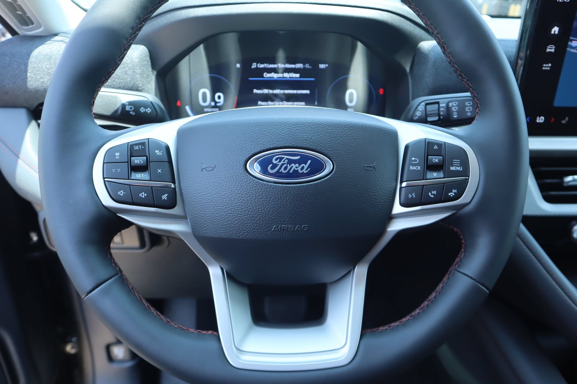 New 2026 Ford Explorer Active RWD image 3
