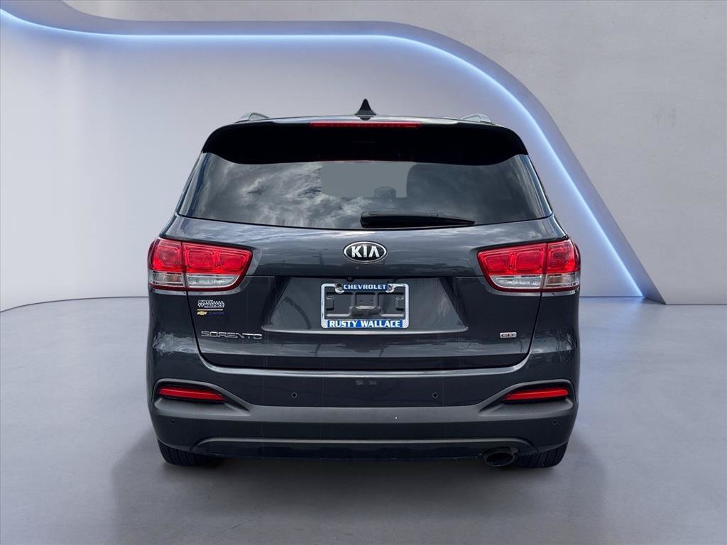 Used 2017 Kia Sorento AWD w/ LX Convenience Package image 4