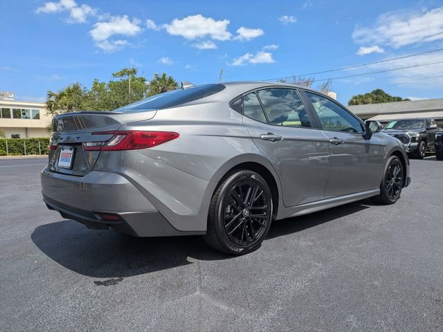 Used 2025 Toyota Camry SE AWD/4WD image 4