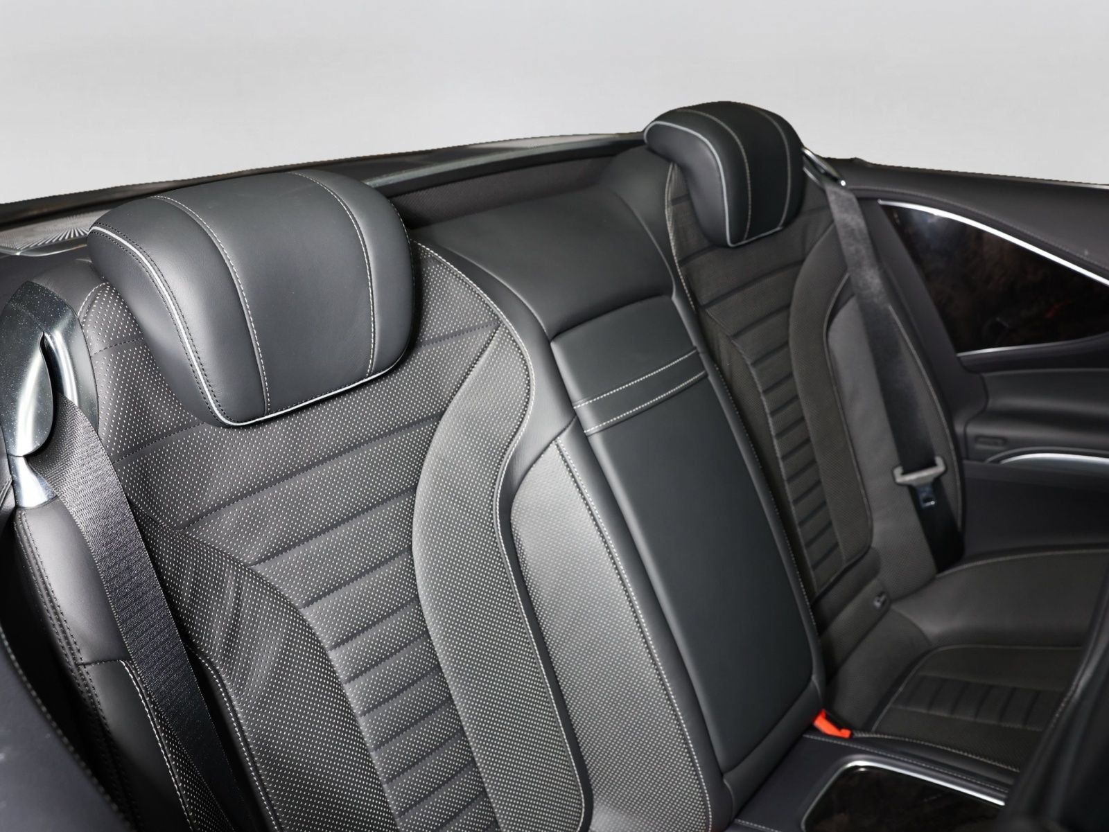 Used 2019 Mercedes-Benz S 560 Cabriolet w/ AMG Line Exterior image 5