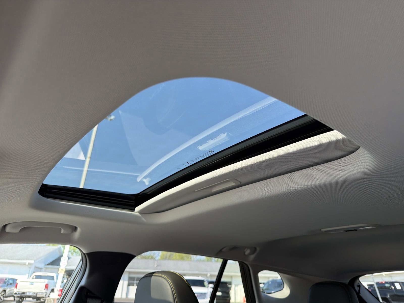 New 2026 Chevrolet Trax ACTIV w/ Sunroof Package FWD image 6