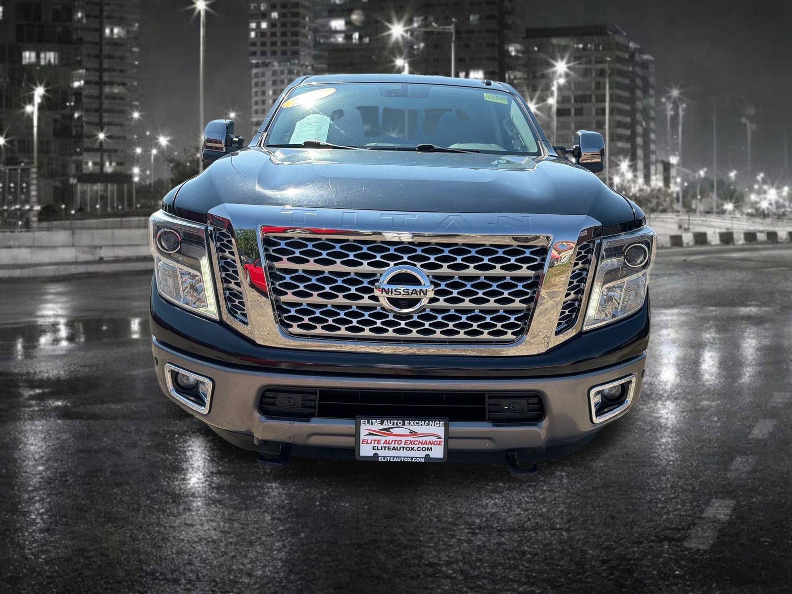 Used 2017 Nissan Titan Platinum Reserve AWD/4WD image 9