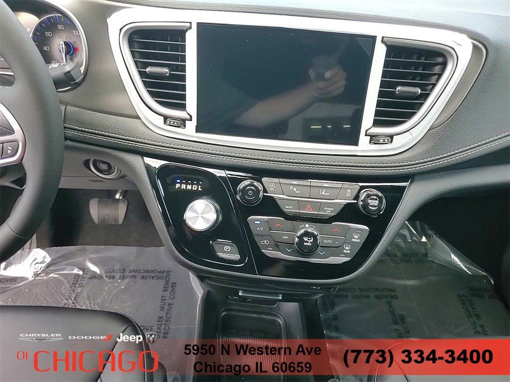 New 2025 Chrysler Pacifica Select FWD image 19