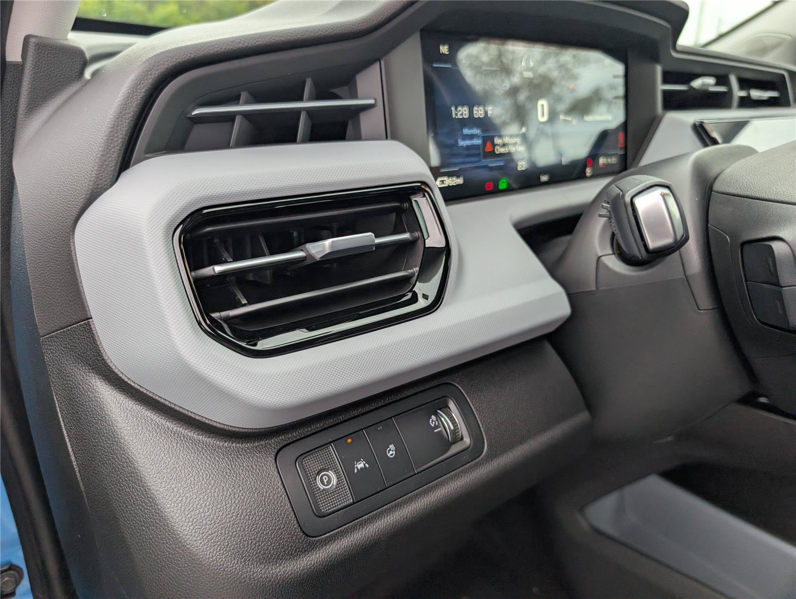 New 2027 Chevrolet Bolt RS w/ Technology Package FWD image 18