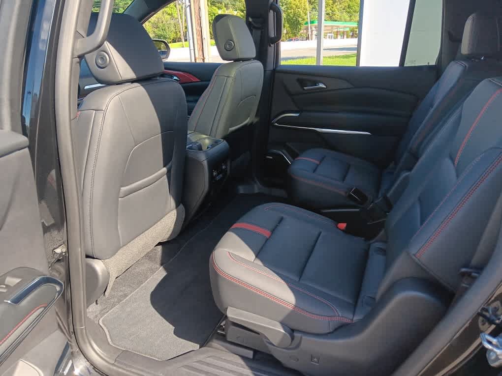 Used 2024 Chevrolet Traverse RS AWD/4WD image 14