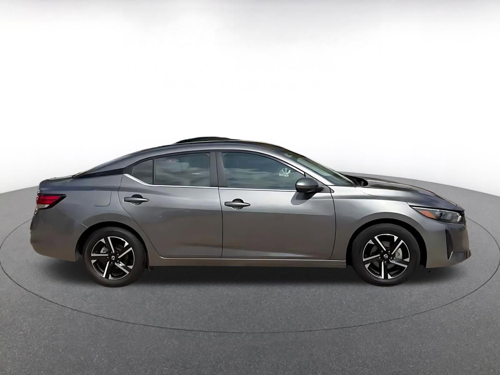 Used 2025 Nissan Sentra SV image 16