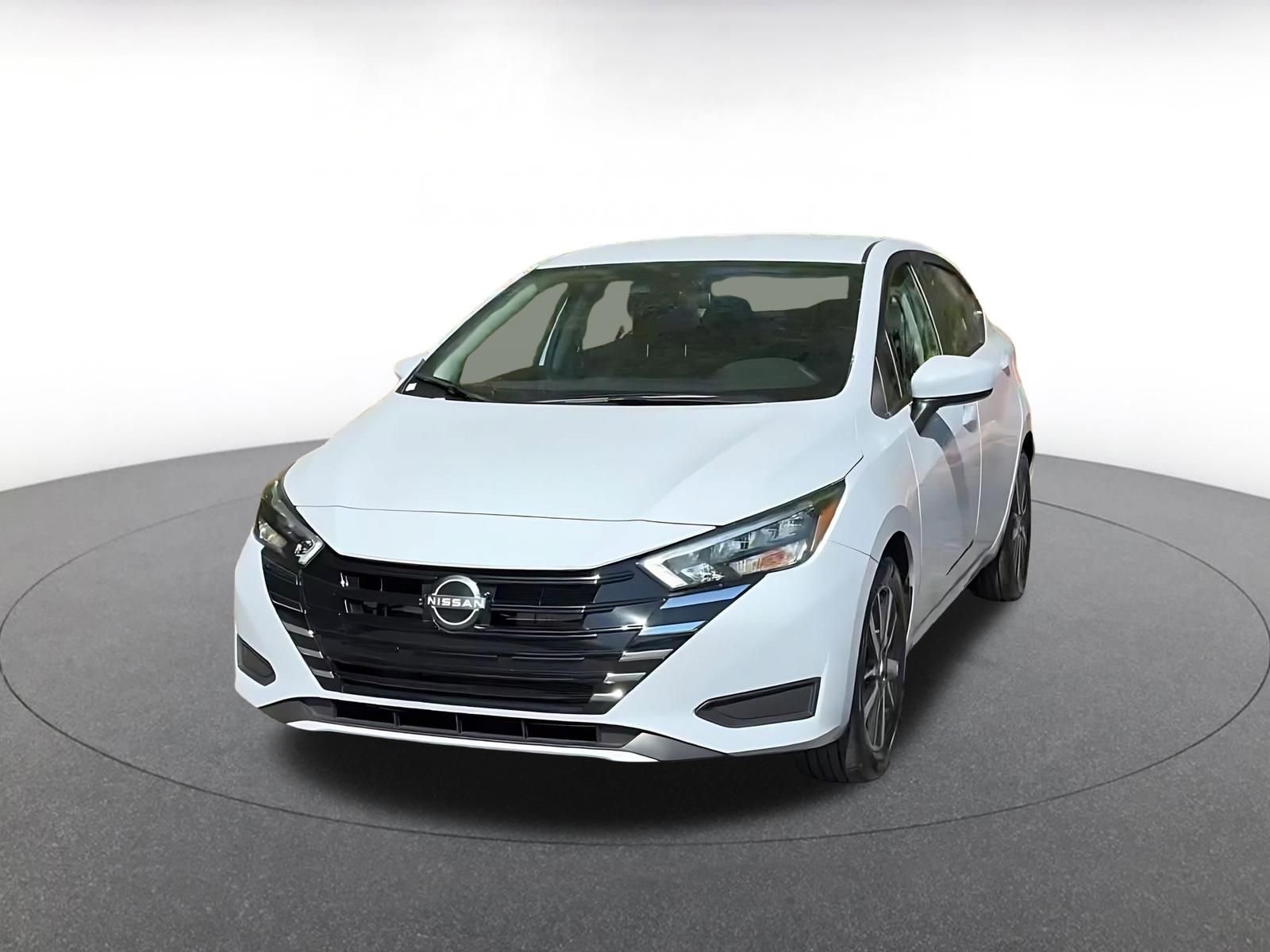 Used 2025 Nissan Versa SV image 7