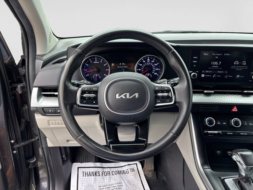 Used 2024 Kia Carnival LX FWD image 11