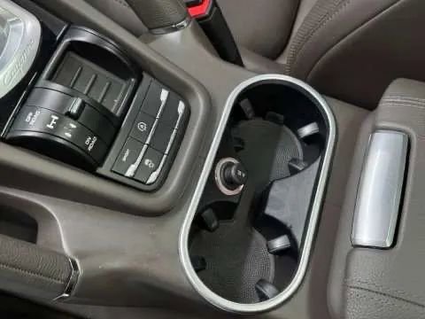 Used 2018 Porsche Cayenne Platinum Edition image 25