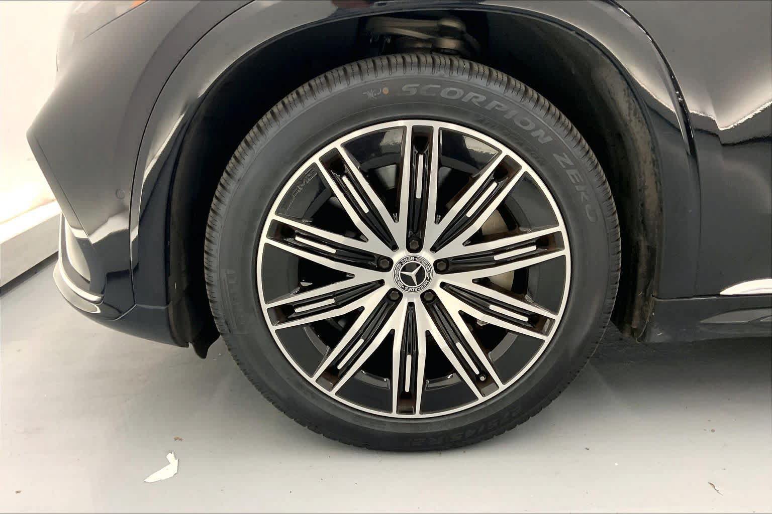 Certified 2023 Mercedes-Benz EQS 580 4MATIC SUV image 9