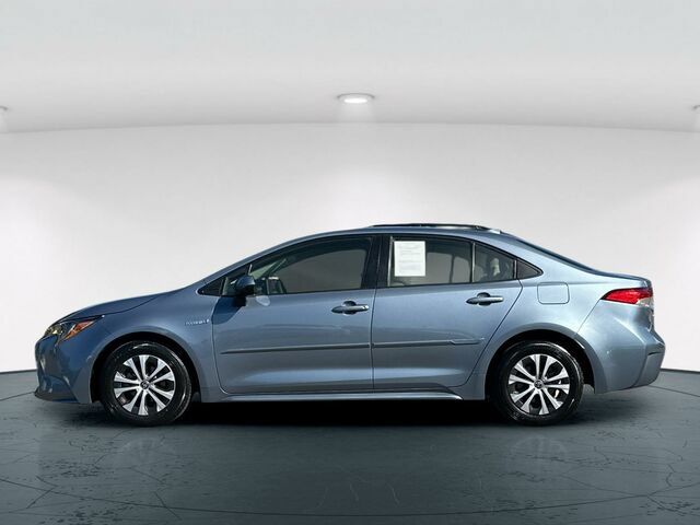 Used 2021 Toyota Corolla LE FWD image 3