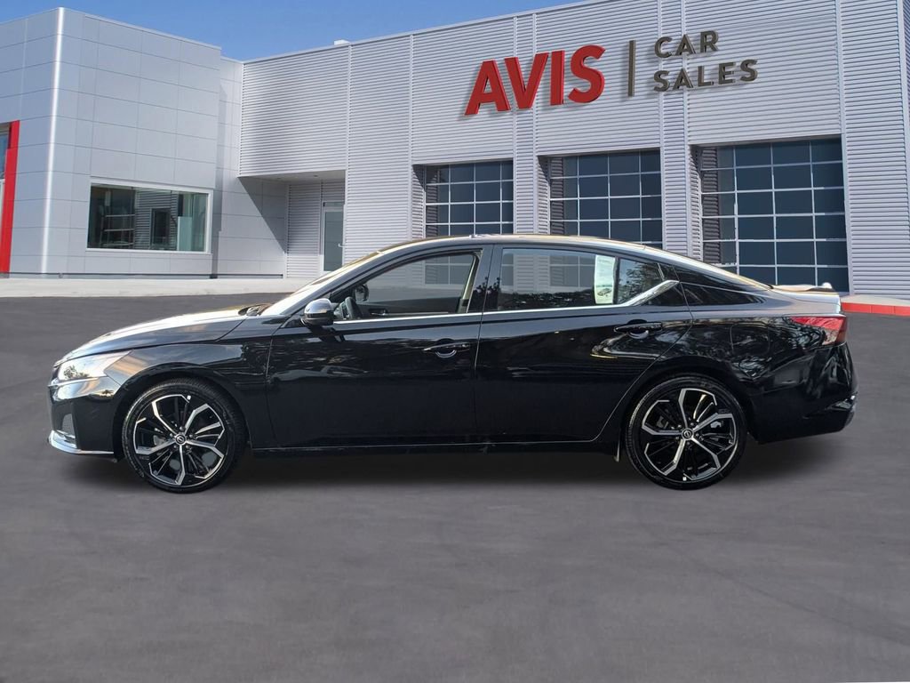 Used 2025 Nissan Altima 2.5 SR image 11