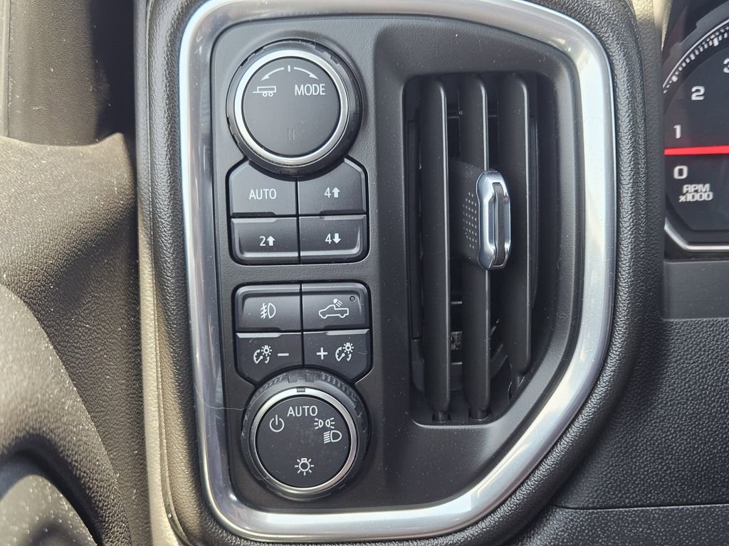 Used 2022 Chevrolet Silverado 1500 RST AWD/4WD image 27
