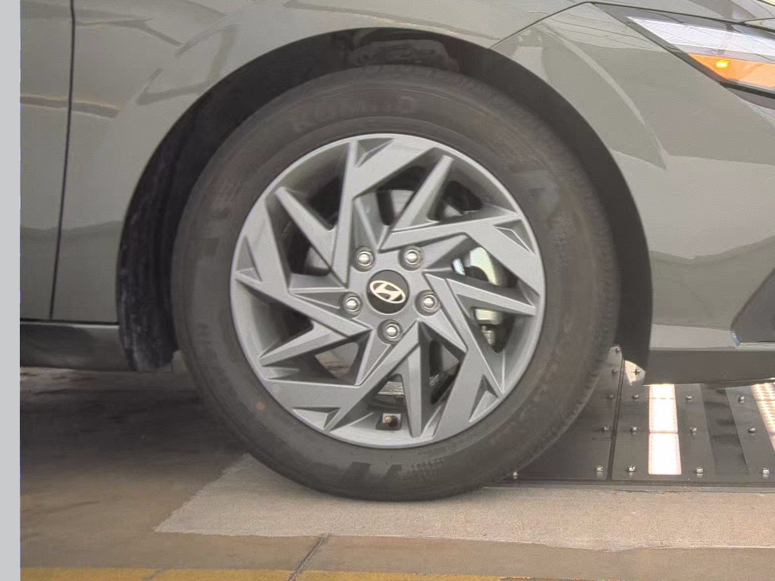 Used 2026 Hyundai Elantra Hybrid FWD image 26
