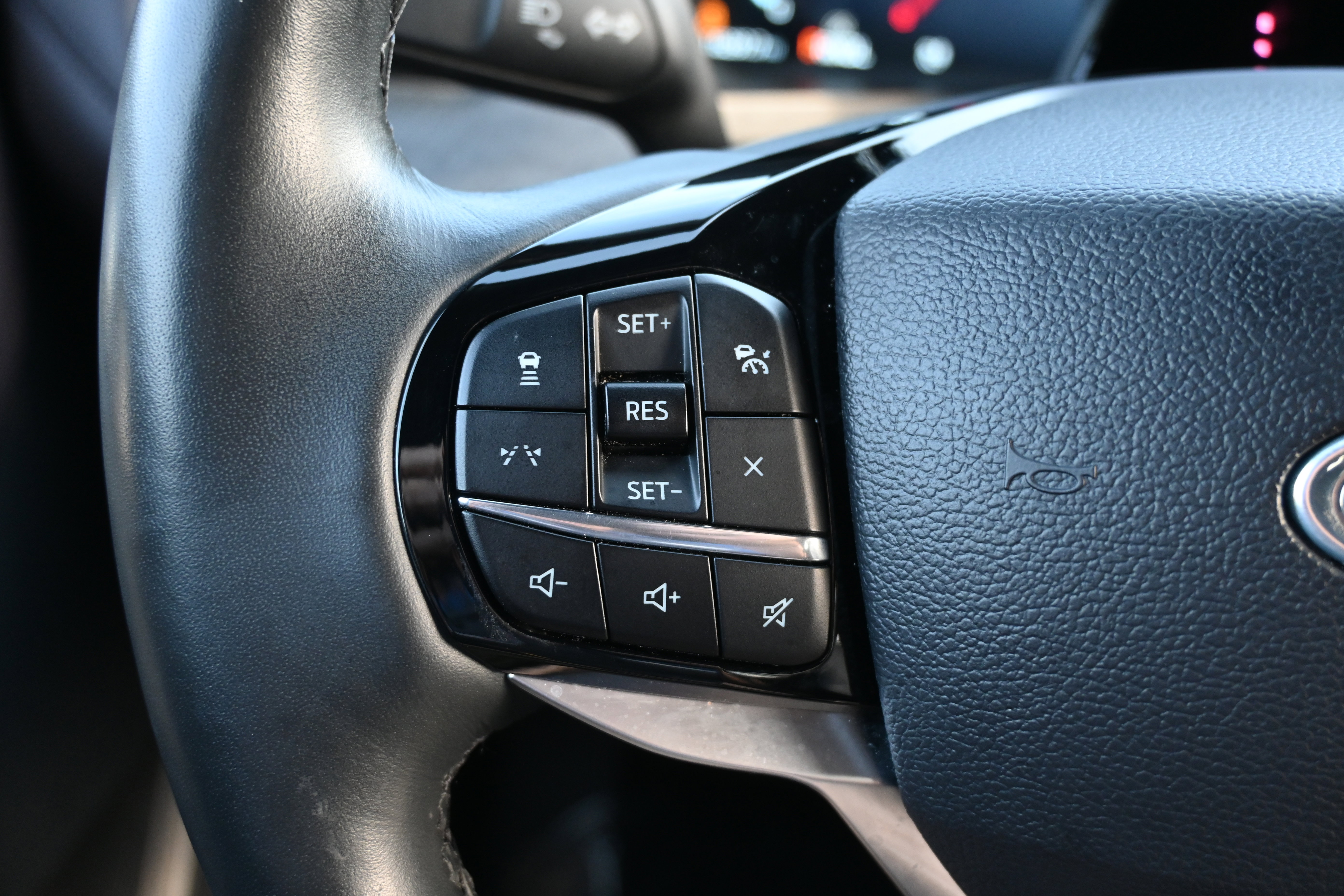 Used 2025 Ford Explorer Platinum w/ LUX Leather Package image 19