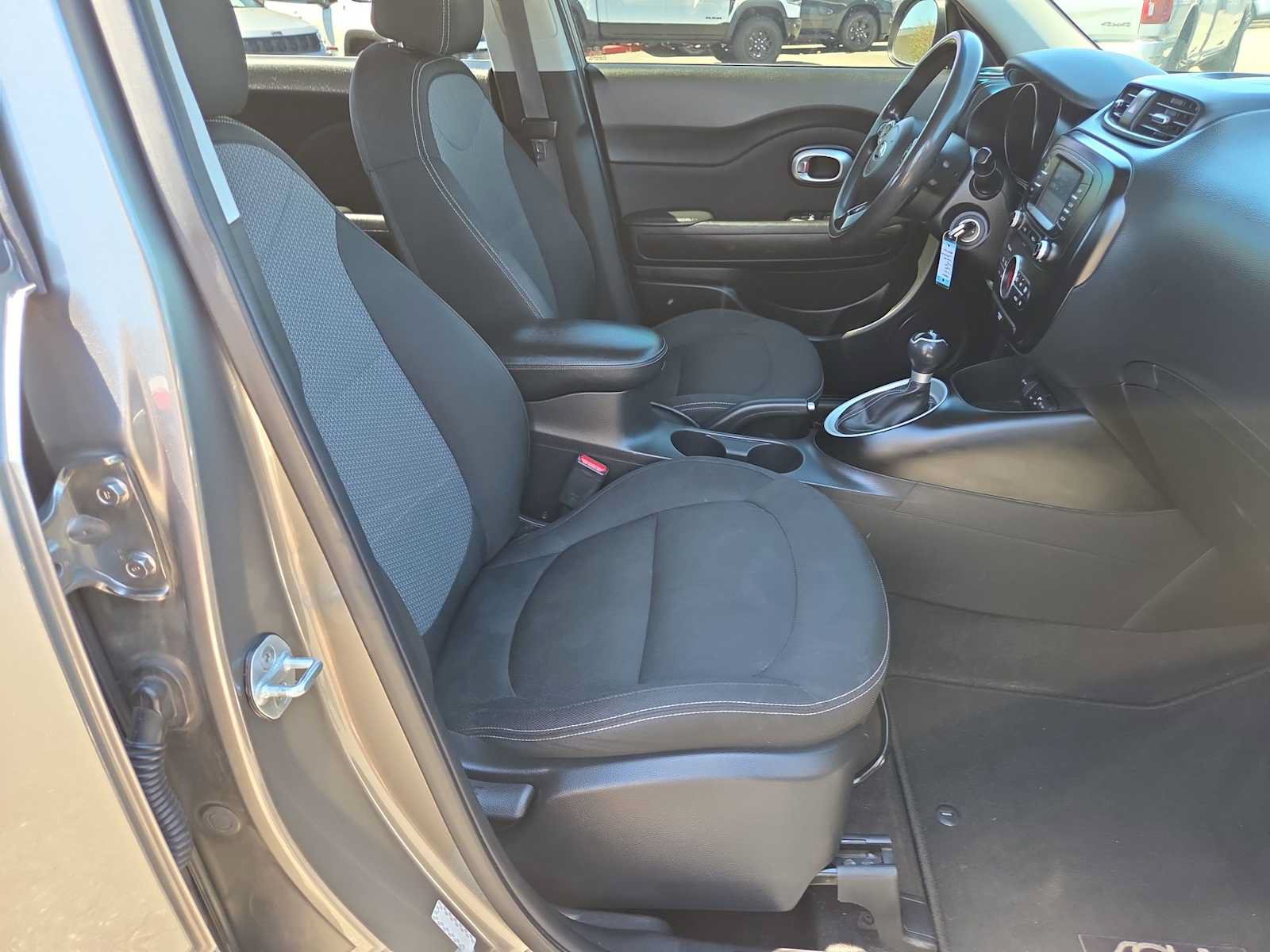 Used 2017 Kia Soul + FWD image 22