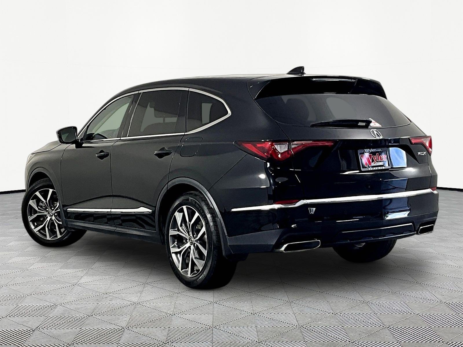 Certified 2023 Acura MDX FWD w/ Technology Package image 4