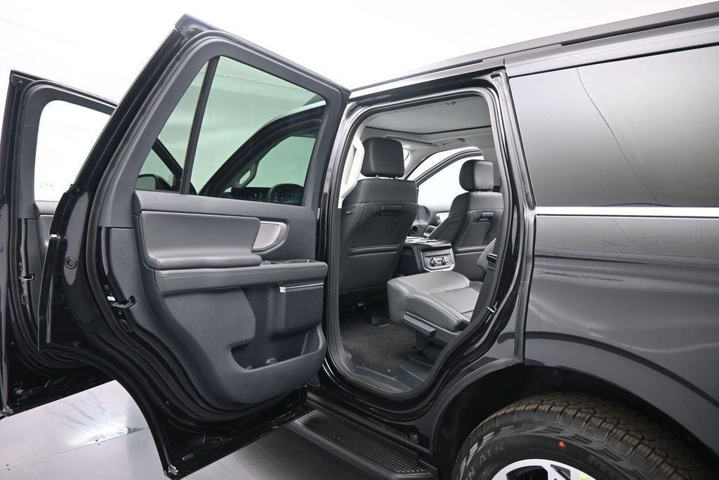 New 2026 Ford Expedition Active AWD/4WD image 17