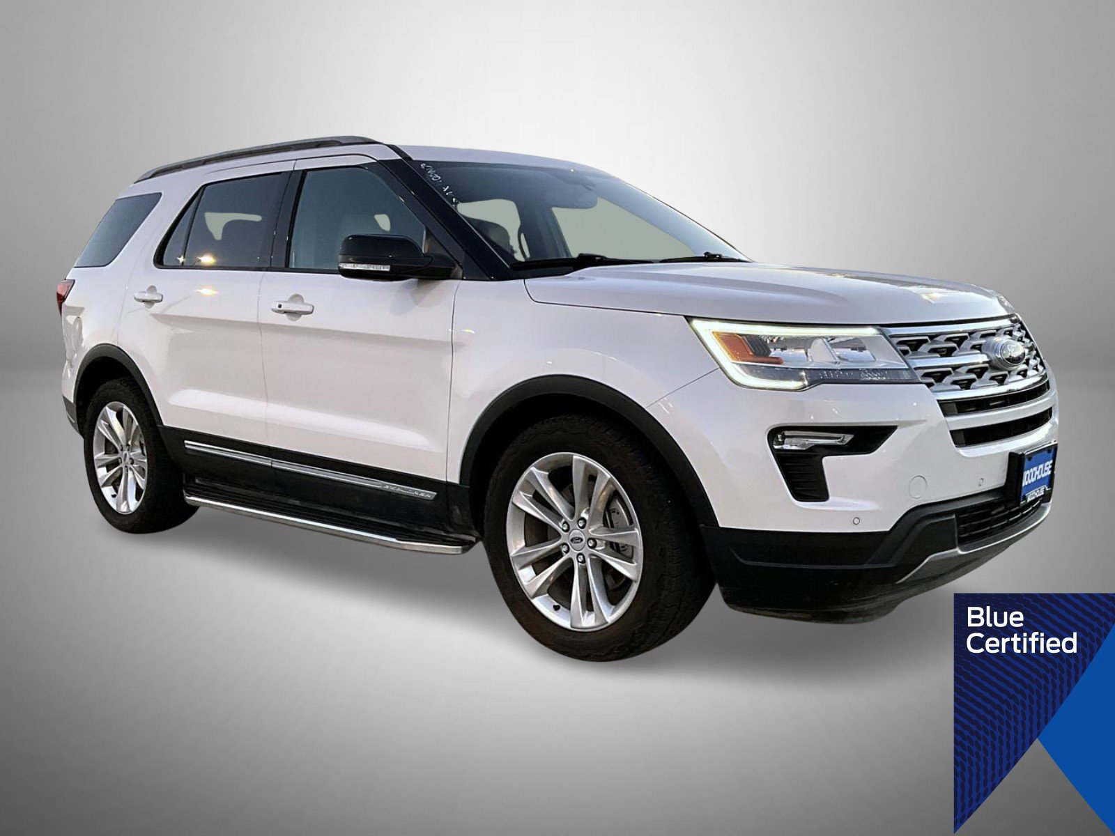 Certified 2018 Ford Explorer XLT w/ Equipment Group 202A AWD/4WD image 3