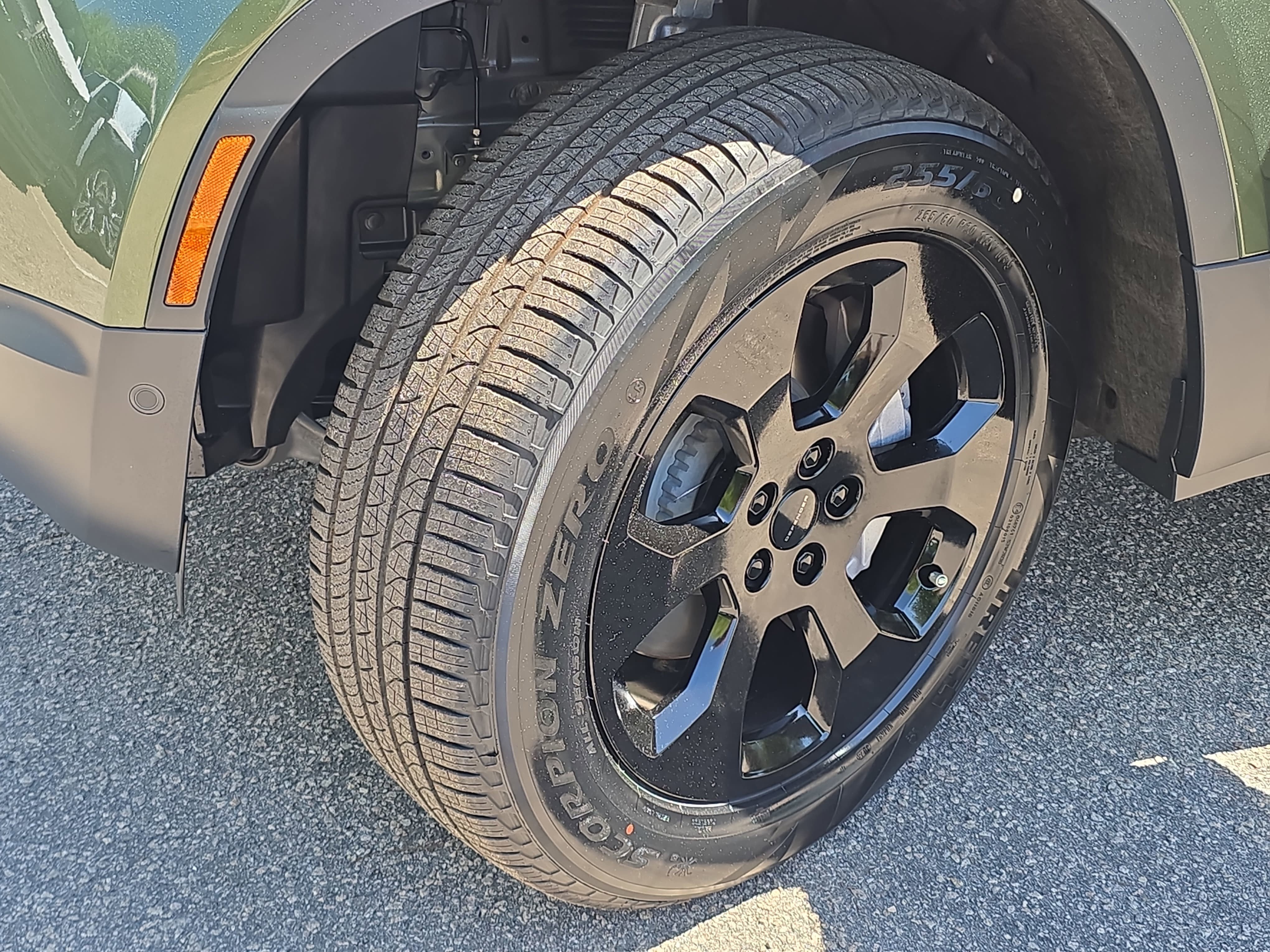 New 2026 Land Rover Defender 110 S AWD/4WD image 32