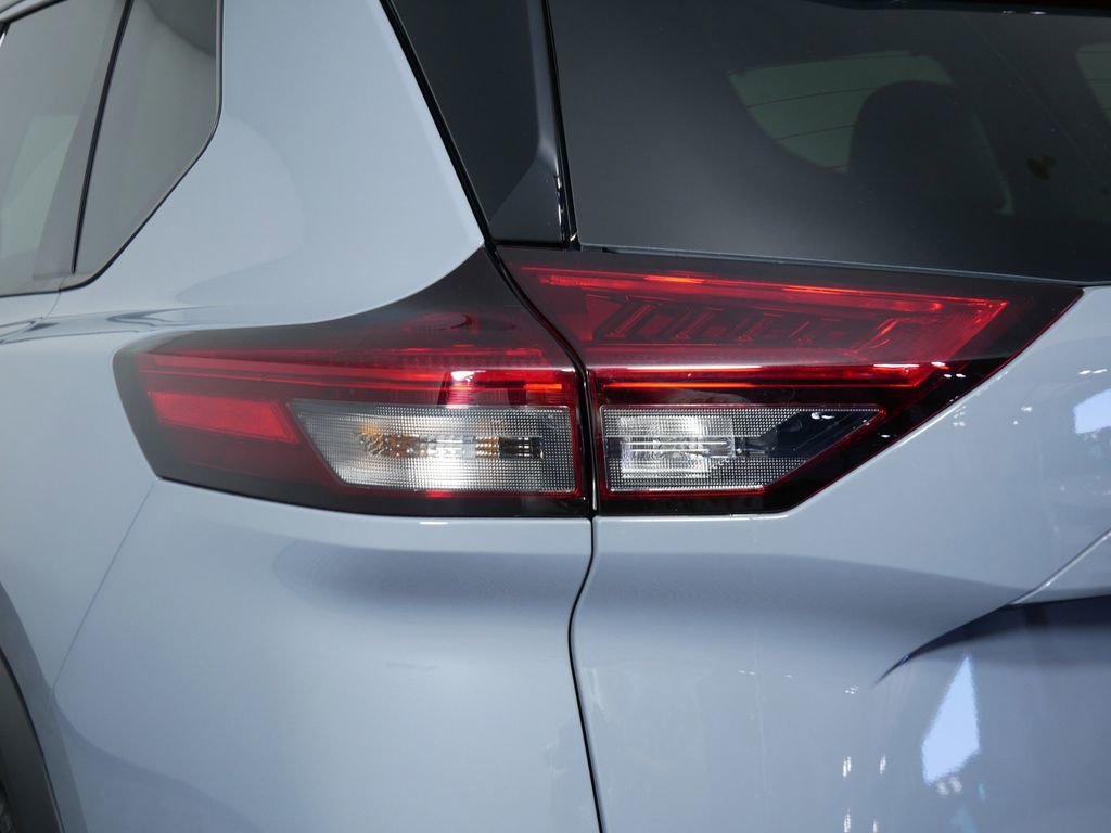 Used 2023 Nissan Rogue SL w/ SL Premium Package AWD/4WD image 12