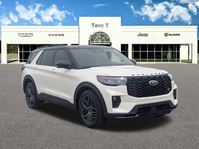 Used 2025 Ford Explorer ST image 1