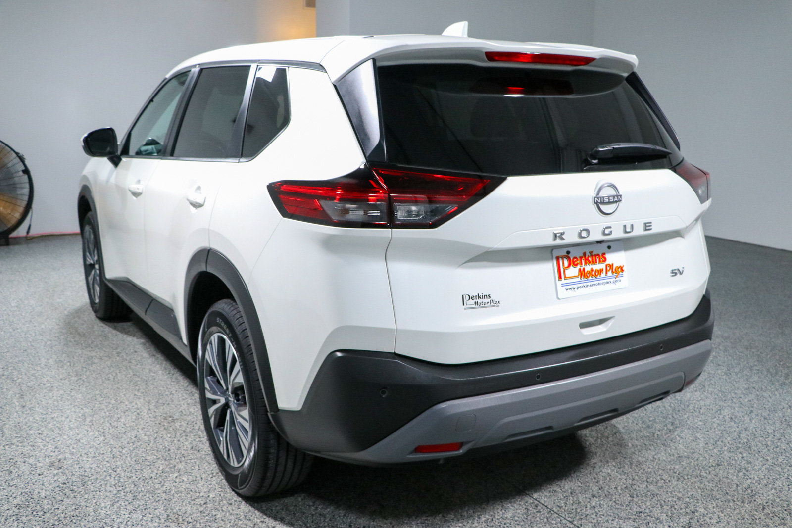 Used 2022 Nissan Rogue SV FWD image 9