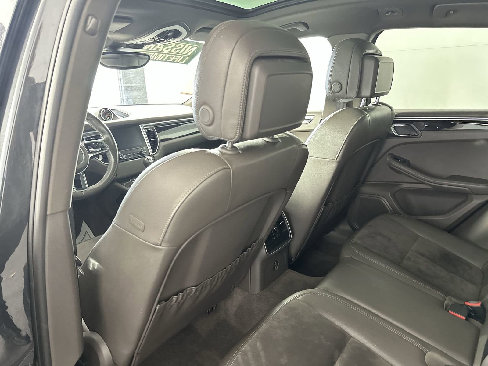 Used 2017 Porsche Macan S image 24