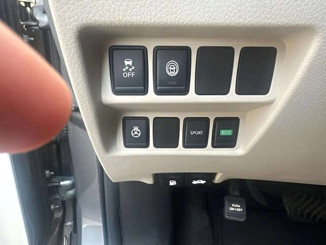 Used 2020 Nissan Rogue Sport SV w/ All-Weather Package FWD image 8