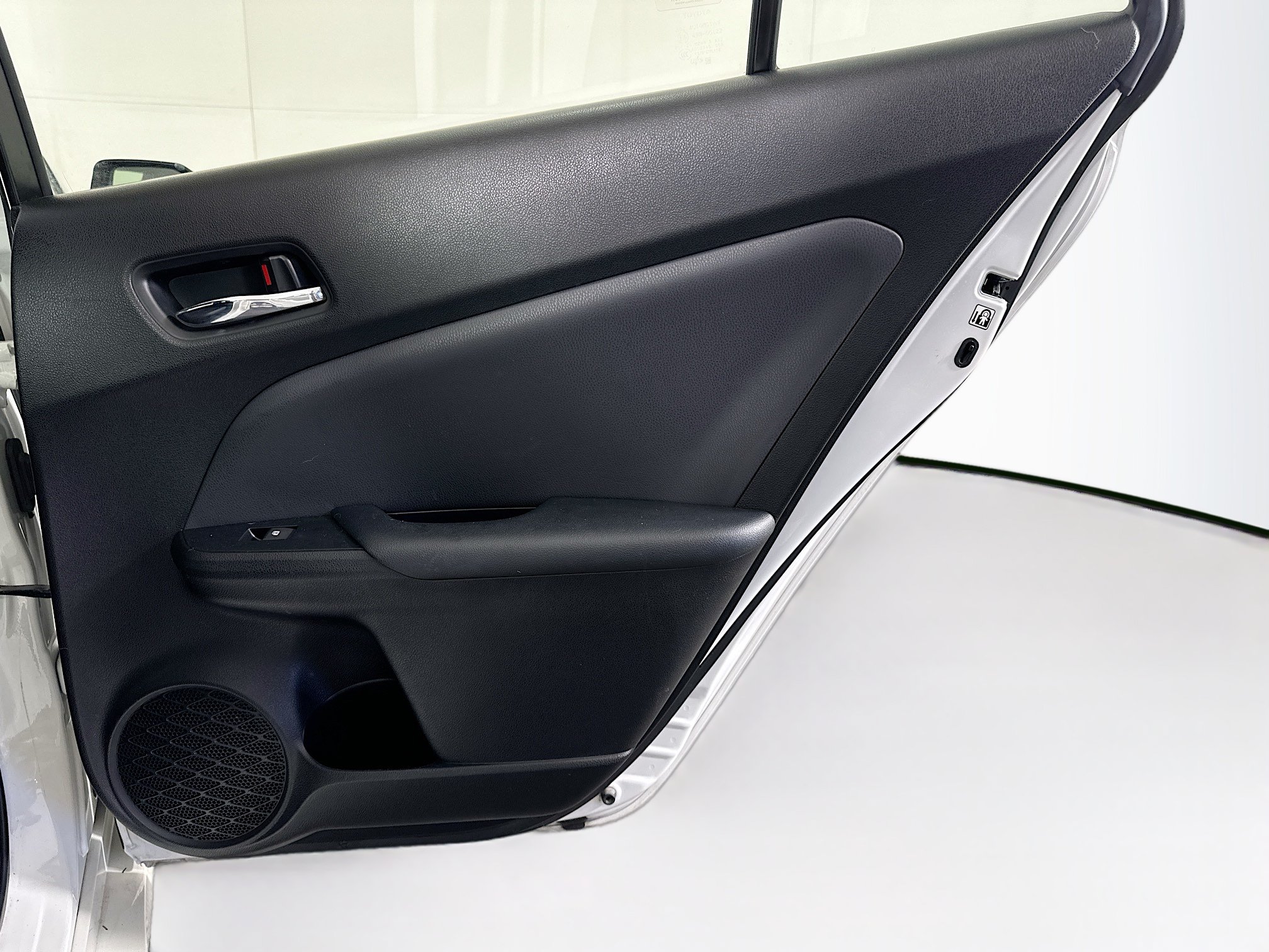 Used 2017 Toyota Prius Three Touring FWD image 29
