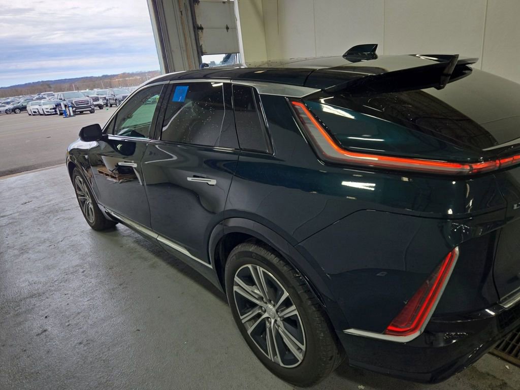 Used 2024 Cadillac Lyriq Luxury RWD image 4