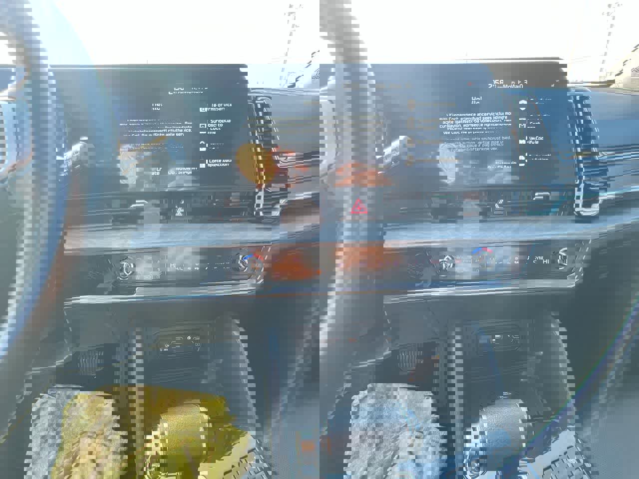 Certified 2023 Kia Sportage X-Line w/ X-Line Premium Package image 18