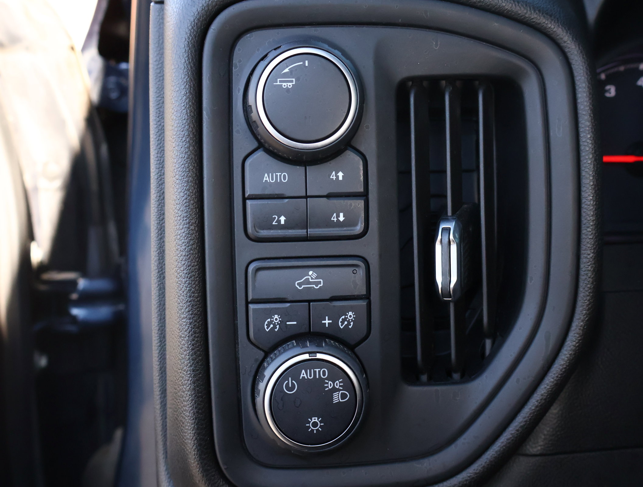 Used 2021 Chevrolet Silverado 1500 Custom Trail Boss w/ LPO, Dark Essentials Package image 10