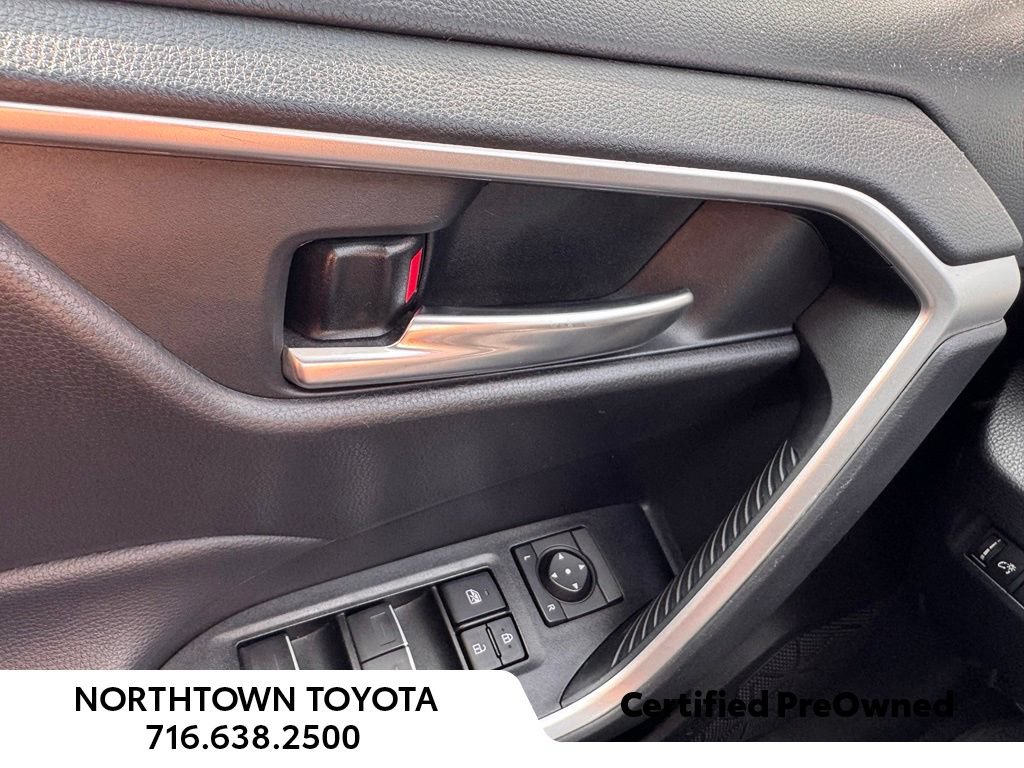Used 2025 Toyota RAV4 XLE w/ Weather Package AWD/4WD image 21