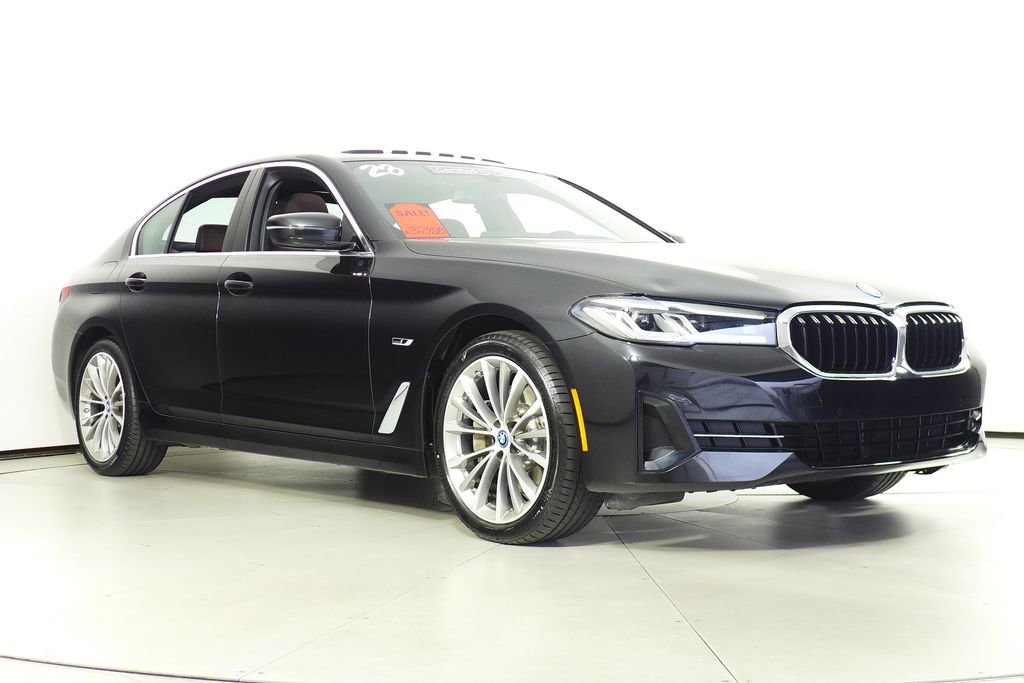Certified 2023 BMW 530e w/ Premium Package image 4